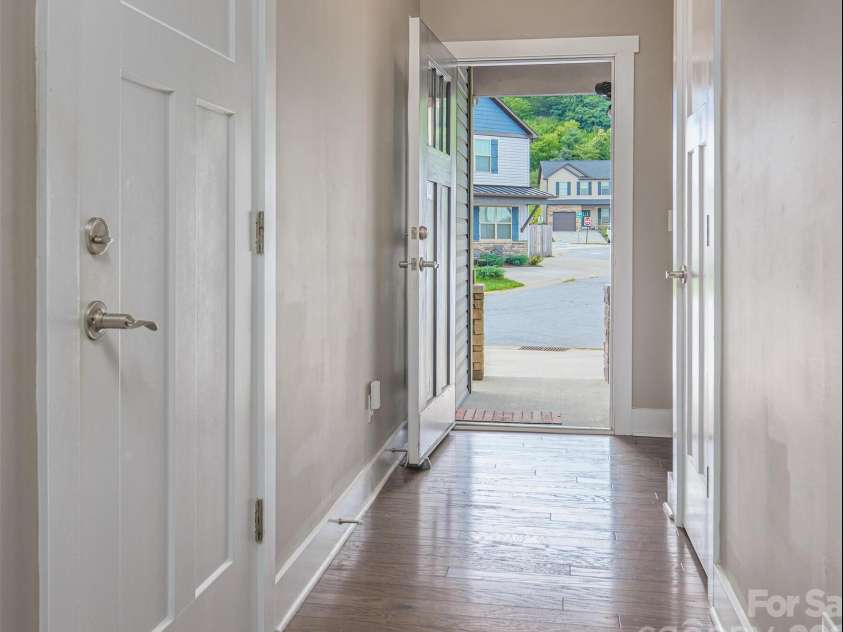 603 Cardwell Lane, Fletcher, NC 28732.  MLS# CAR4274815, YatesRealty ID 28965. Foyer