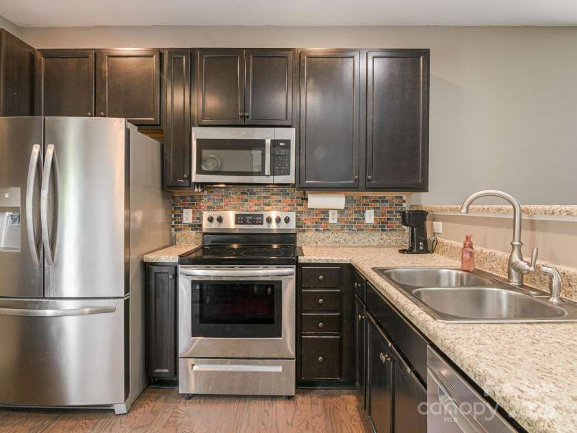 603 Cardwell Lane, Fletcher, NC 28732.  MLS# CAR4274815, YatesRealty ID 28965. Kitchen Appliances