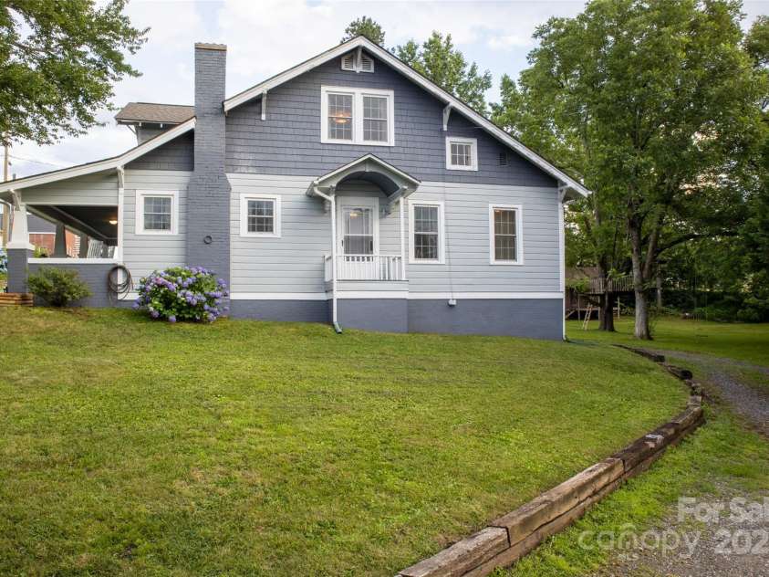 102 Cuthberson Street, Morganton, NC 28655.  MLS# CAR4274087, YatesRealty ID 28967. 