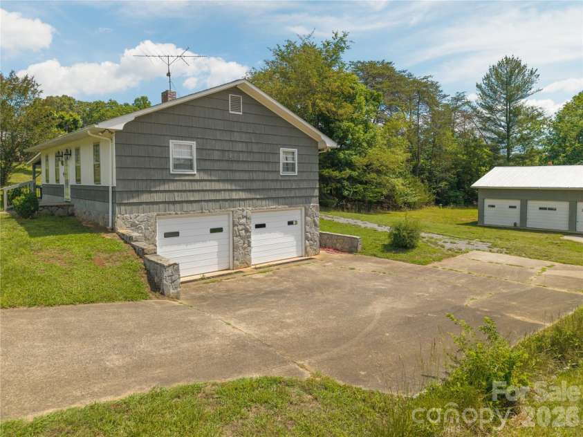 122 Whitley Road, Morganton, NC 28655.  MLS# CAR4389485, YatesRealty ID 28969. 