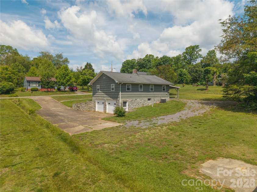 122 Whitley Road, Morganton, NC 28655.  MLS# CAR4389485, YatesRealty ID 28969. 