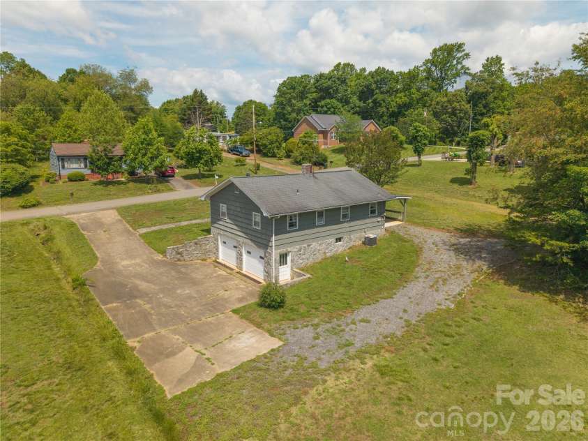122 Whitley Road, Morganton, NC 28655.  MLS# CAR4389485, YatesRealty ID 28969. 