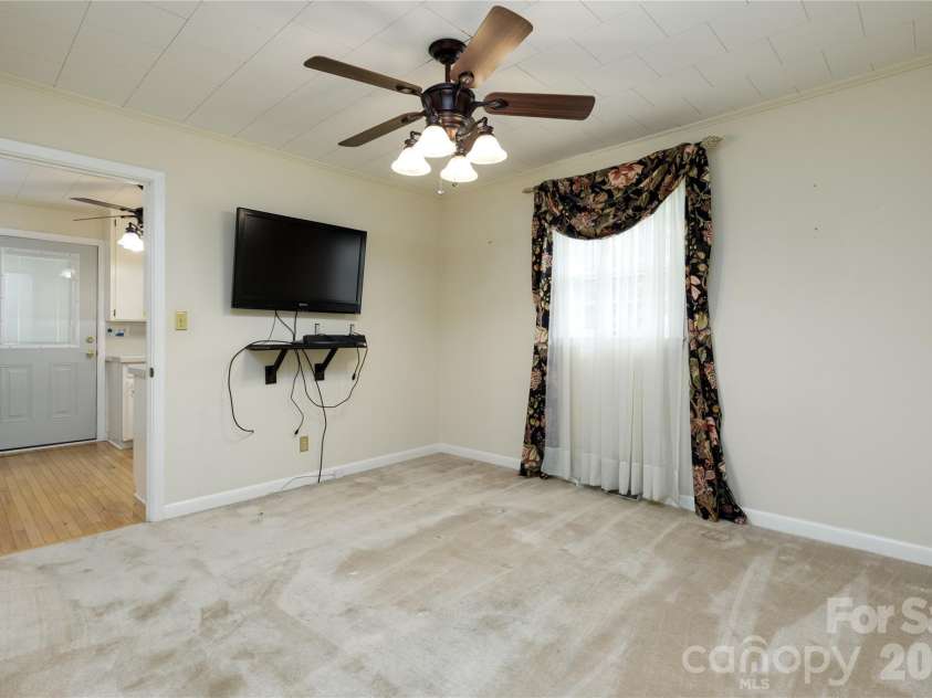 122 Whitley Road, Morganton, NC 28655.  MLS# CAR4389485, YatesRealty ID 28969. 
