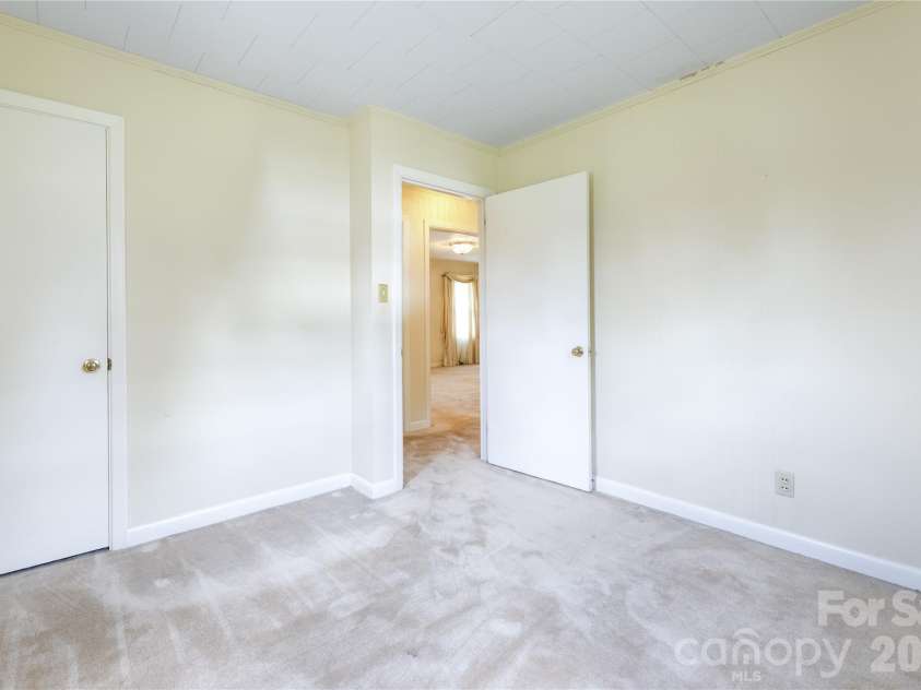 122 Whitley Road, Morganton, NC 28655.  MLS# CAR4389485, YatesRealty ID 28969. 