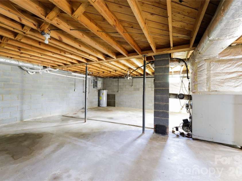 122 Whitley Road, Morganton, NC 28655.  MLS# CAR4389485, YatesRealty ID 28969. 