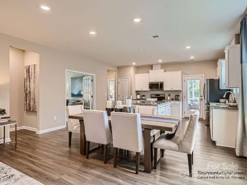 225 Runner Stone Lane, Fort Mill, SC 29715.  MLS# CAR4275273, YatesRealty ID 28970. Breakfast Area