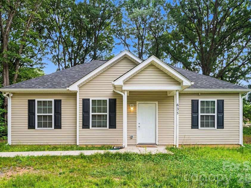 635 Johns Lane, Gastonia, NC 28052.  MLS# CAR4387608, YatesRealty ID 28971. 