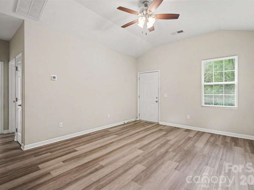 635 Johns Lane, Gastonia, NC 28052.  MLS# CAR4387608, YatesRealty ID 28971. 