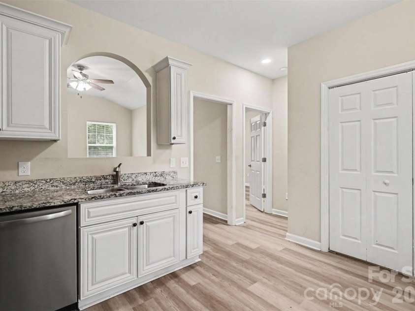 635 Johns Lane, Gastonia, NC 28052.  MLS# CAR4387608, YatesRealty ID 28971. 