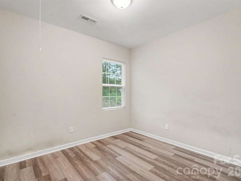 635 Johns Lane, Gastonia, NC 28052.  MLS# CAR4387608, YatesRealty ID 28971. 
