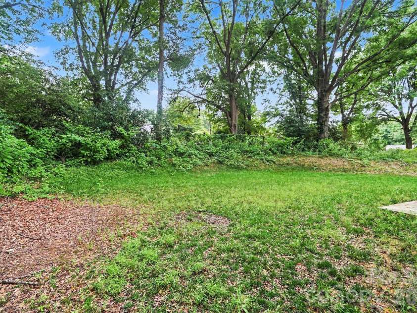 635 Johns Lane, Gastonia, NC 28052.  MLS# CAR4387608, YatesRealty ID 28971. 