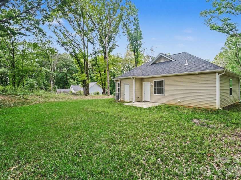 635 Johns Lane, Gastonia, NC 28052.  MLS# CAR4387608, YatesRealty ID 28971. 