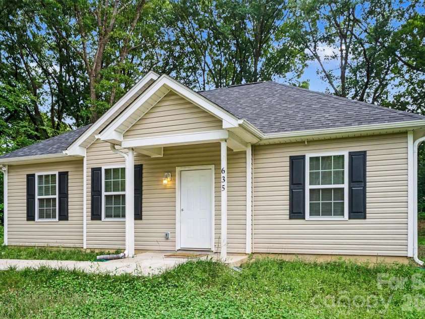 635 Johns Lane, Gastonia, NC 28052.  MLS# CAR4387608, YatesRealty ID 28971. 