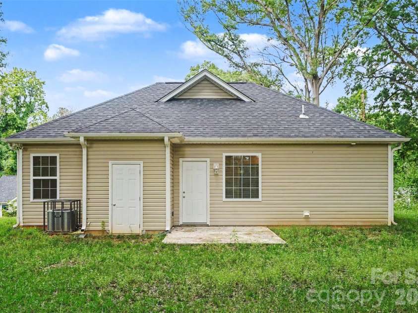 635 Johns Lane, Gastonia, NC 28052.  MLS# CAR4387608, YatesRealty ID 28971. 
