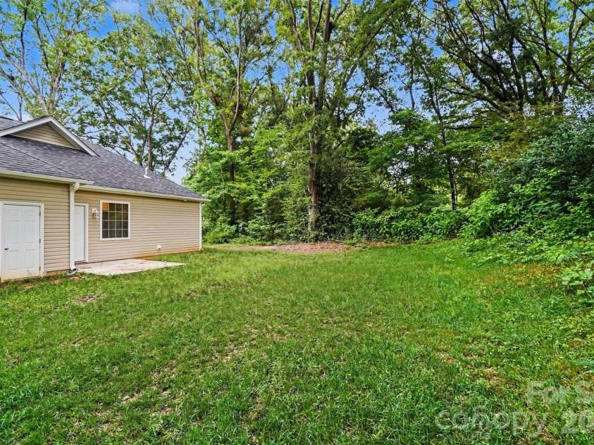 635 Johns Lane, Gastonia, NC 28052.  MLS# CAR4387608, YatesRealty ID 28971. 