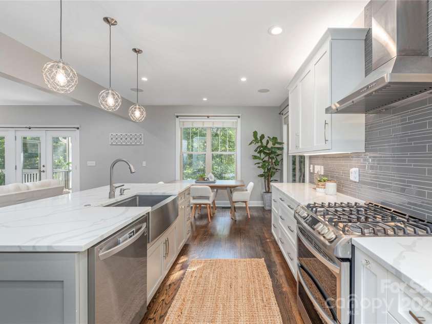 112 Mountain Drive, Biltmore Lake, NC 28715.  MLS# CAR4278930, YatesRealty ID 28972. Spacious and easy!