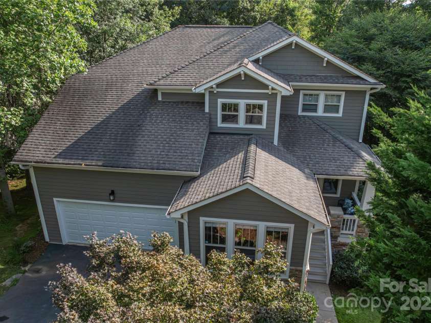 112 Mountain Drive, Biltmore Lake, NC 28715.  MLS# CAR4278930, YatesRealty ID 28972. Welcome home