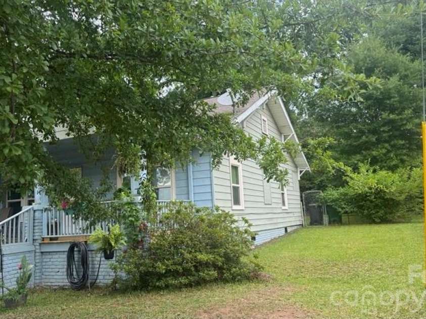 808 Norris Avenue, Charlotte, NC 28206.  MLS# CAR4390855, YatesRealty ID 28972. 
