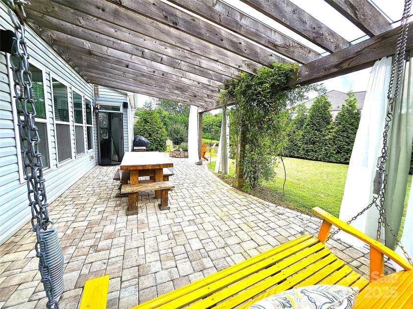 10302 Newbridge Road, Charlotte, NC 28278.  MLS# CAR4278155, YatesRealty ID 28974. 