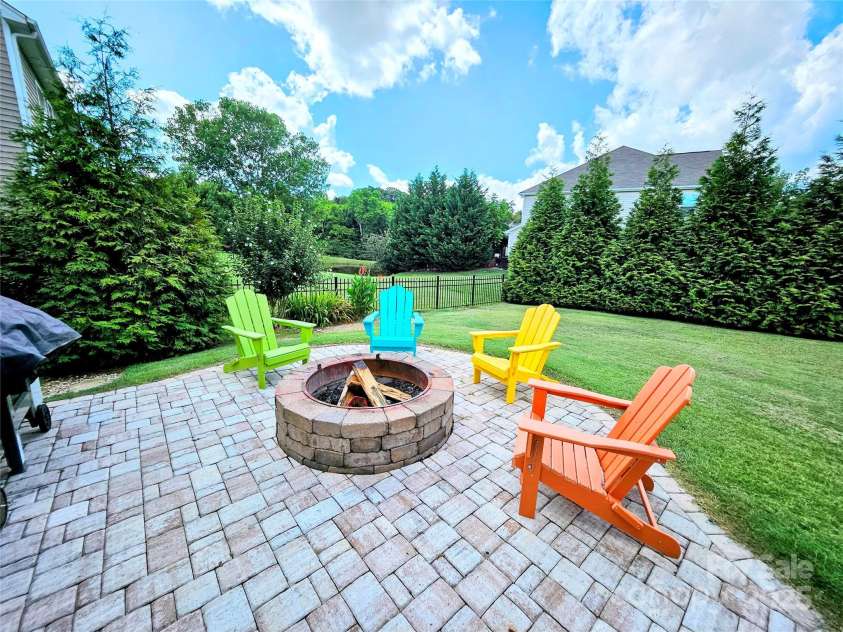 10302 Newbridge Road, Charlotte, NC 28278.  MLS# CAR4278155, YatesRealty ID 28974. 