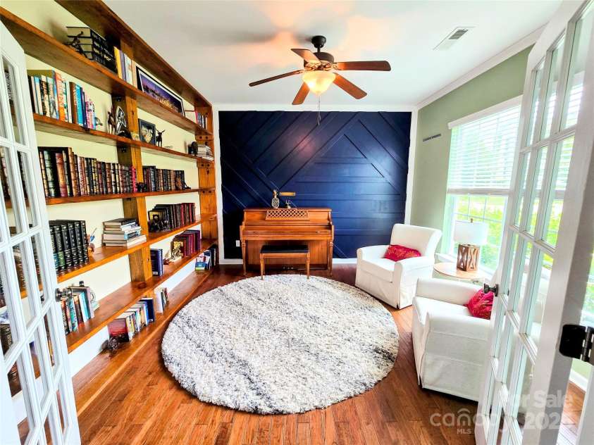 10302 Newbridge Road, Charlotte, NC 28278.  MLS# CAR4278155, YatesRealty ID 28974. 