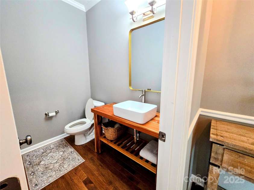 10302 Newbridge Road, Charlotte, NC 28278.  MLS# CAR4278155, YatesRealty ID 28974. 