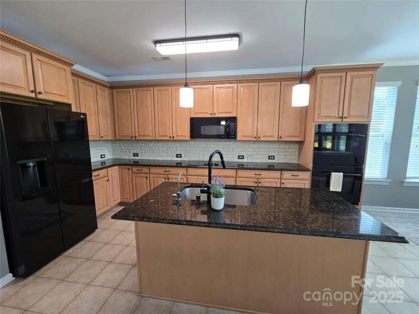 10302 Newbridge Road, Charlotte, NC 28278.  MLS# CAR4278155, YatesRealty ID 28974. 