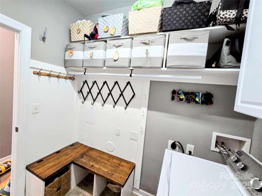 10302 Newbridge Road, Charlotte, NC 28278.  MLS# CAR4278155, YatesRealty ID 28974. 