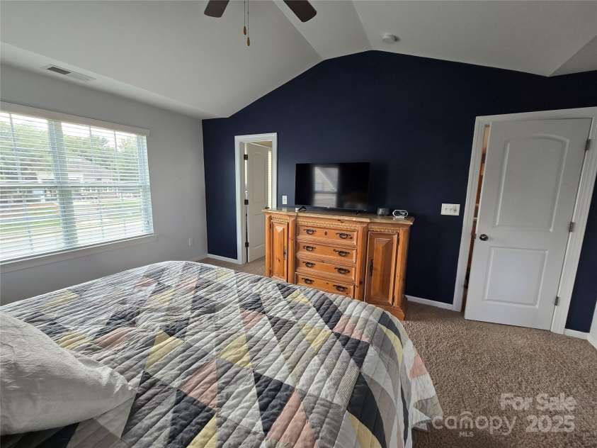 10302 Newbridge Road, Charlotte, NC 28278.  MLS# CAR4278155, YatesRealty ID 28974. 