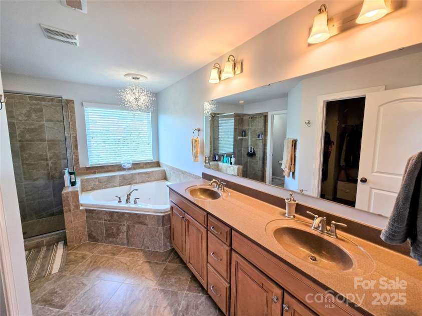 10302 Newbridge Road, Charlotte, NC 28278.  MLS# CAR4278155, YatesRealty ID 28974. 