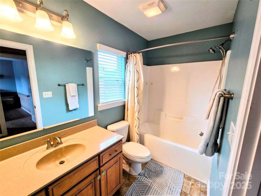 10302 Newbridge Road, Charlotte, NC 28278.  MLS# CAR4278155, YatesRealty ID 28974. 