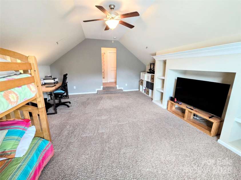 10302 Newbridge Road, Charlotte, NC 28278.  MLS# CAR4278155, YatesRealty ID 28974. 