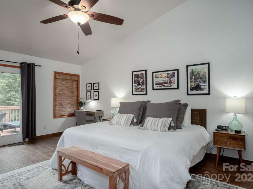 188 Blue Ridge Overlook Drive, Brevard, NC 28712.  MLS# CAR4283263, YatesRealty ID 28975. 