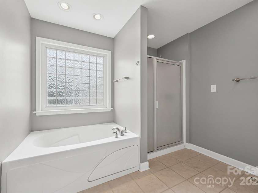 1961 Williford Woods Lane, Rock Hill, SC 29730.  MLS# CAR4283961, YatesRealty ID 28976. 