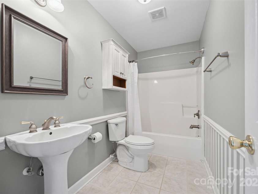 1961 Williford Woods Lane, Rock Hill, SC 29730.  MLS# CAR4283961, YatesRealty ID 28976. 
