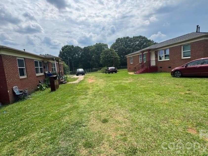 1661 &1665 Montana Drive, Charlotte, NC 28216.  MLS# CAR4390951, YatesRealty ID 28977. 