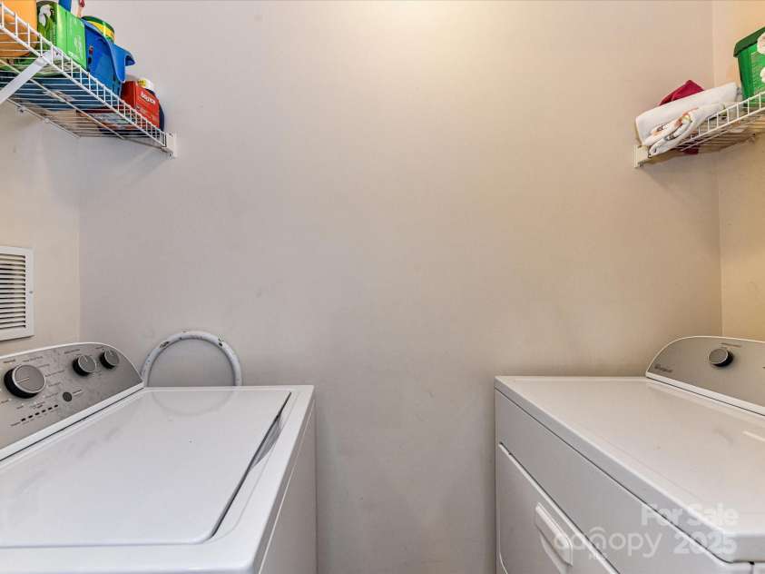 931 Par One Court, Fort Mill, SC 29715.  MLS# CAR4281118, YatesRealty ID 28977. Laundry Area