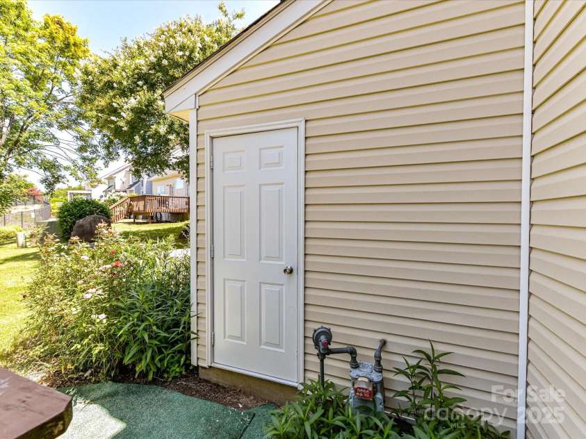 931 Par One Court, Fort Mill, SC 29715.  MLS# CAR4281118, YatesRealty ID 28977. Outdoor Storage Closet