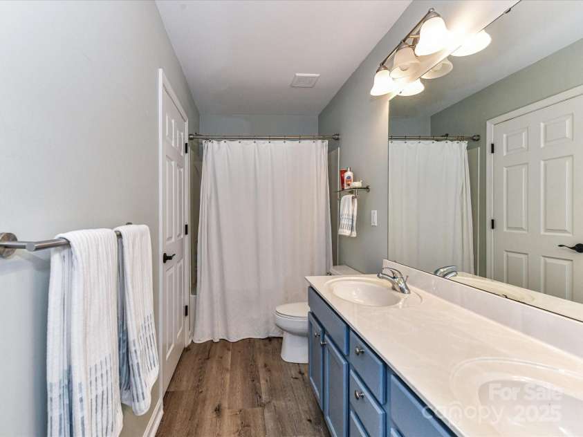 931 Par One Court, Fort Mill, SC 29715.  MLS# CAR4281118, YatesRealty ID 28977. Primary Bath with Double Vanities