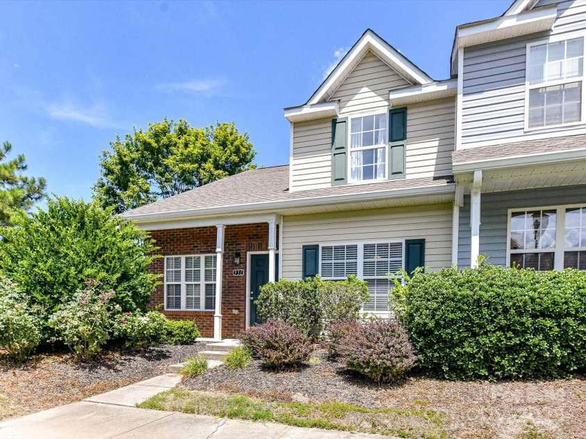 931 Par One Court, Fort Mill, SC 29715.  MLS# CAR4281118, YatesRealty ID 28977. Welcome Home!