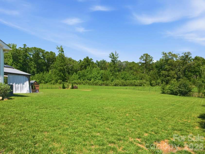6548 Bridgemoor Drive, Indian Trail, NC 28079.  MLS# CAR4389316, YatesRealty ID 28978. 