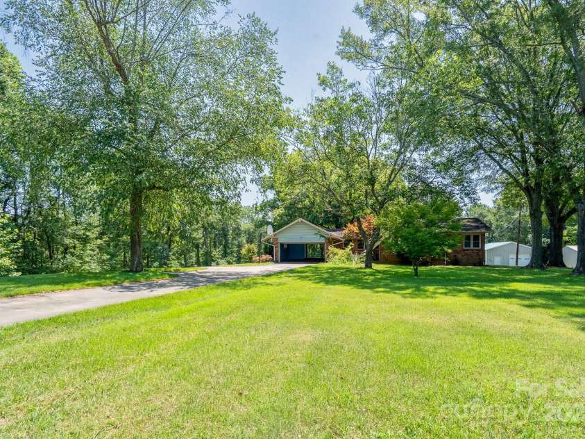 1085 Old Boiling Springs Road, Shelby, NC 28152.  MLS# CAR4279929, YatesRealty ID 28979. 