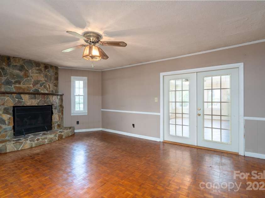 1085 Old Boiling Springs Road, Shelby, NC 28152.  MLS# CAR4279929, YatesRealty ID 28979. 