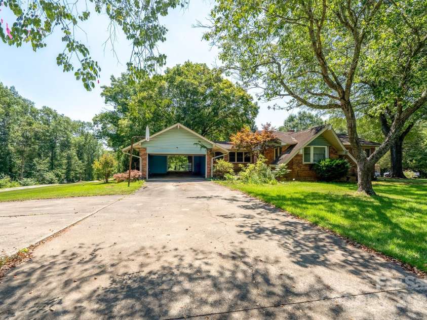 1085 Old Boiling Springs Road, Shelby, NC 28152.  MLS# CAR4279929, YatesRealty ID 28979. 