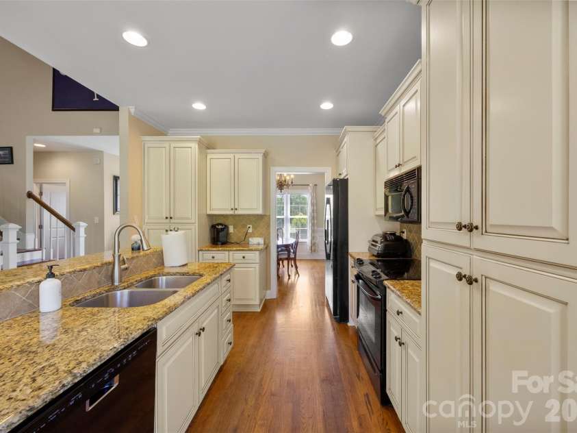 816 Springs Road, Dallas, NC 28034.  MLS# CAR4391040, YatesRealty ID 28979. 