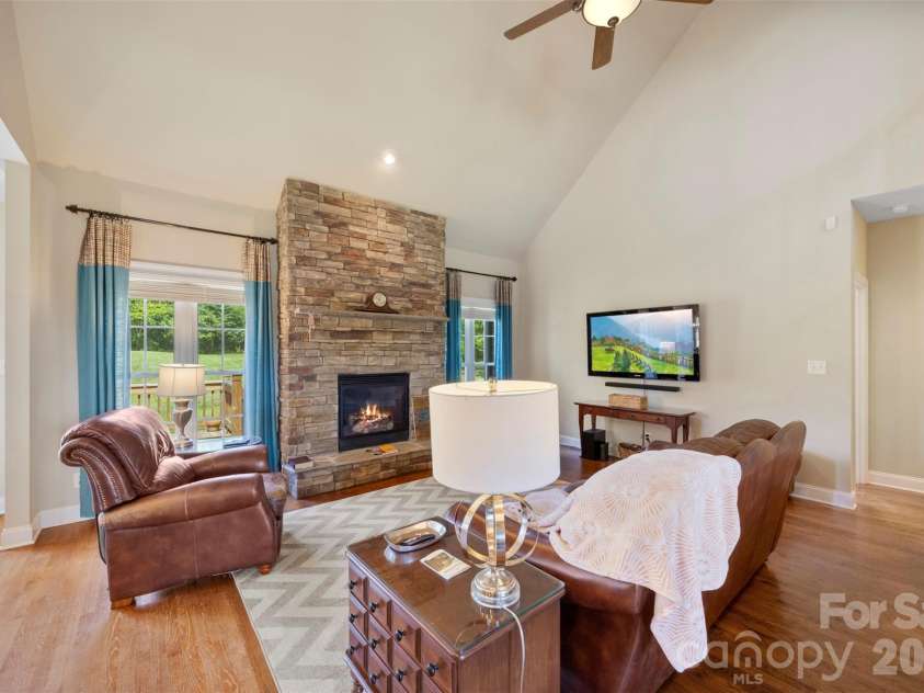 816 Springs Road, Dallas, NC 28034.  MLS# CAR4391040, YatesRealty ID 28979. 