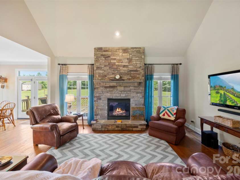 816 Springs Road, Dallas, NC 28034.  MLS# CAR4391040, YatesRealty ID 28979. 