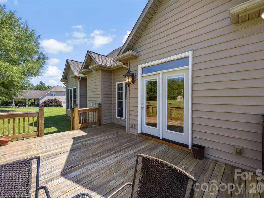 816 Springs Road, Dallas, NC 28034.  MLS# CAR4391040, YatesRealty ID 28979. 