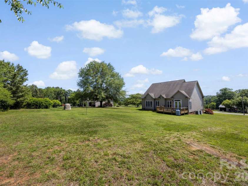 816 Springs Road, Dallas, NC 28034.  MLS# CAR4391040, YatesRealty ID 28979. 