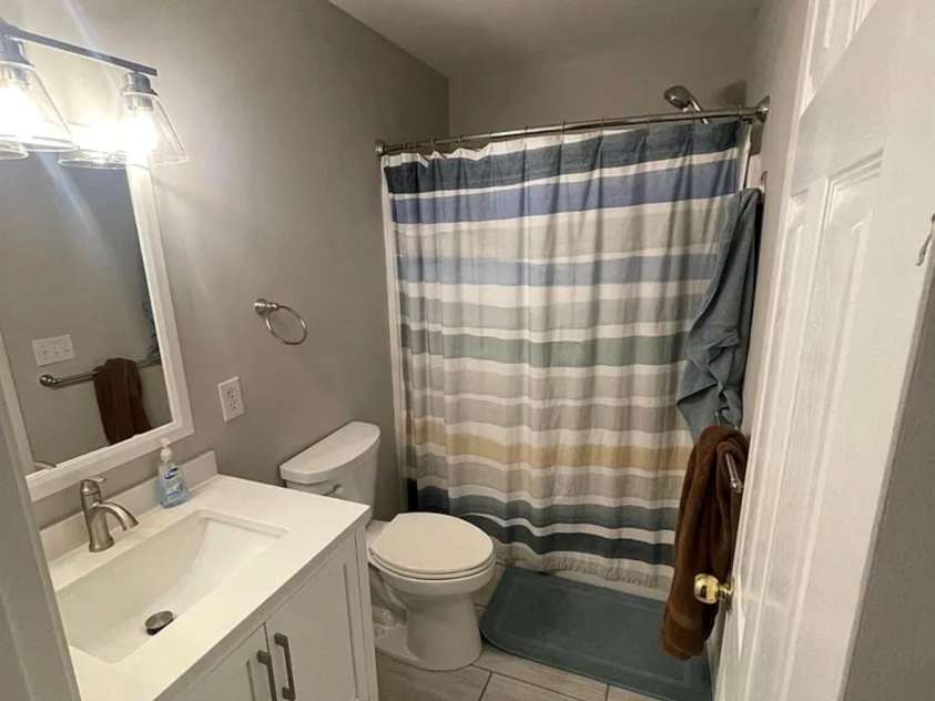 6918 Misty Pine Lane, Charlotte, NC 28217.  MLS# CAR4390936, YatesRealty ID 28980. Ensuite bath 2